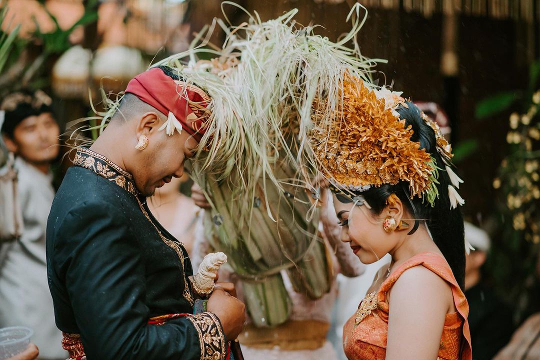 Tradisi Pernikahan Adat Nusantara Penuh Makna dan Keindahan
