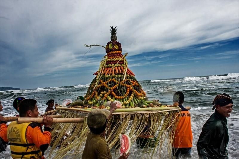 Tradisi Sedekah Laut di Jawa: Ungkapan Syukur Warisan Budaya