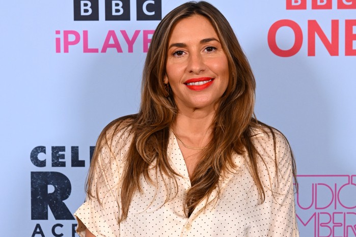 Melanie Blatt Jual Koleksi Desainer Demi Amal