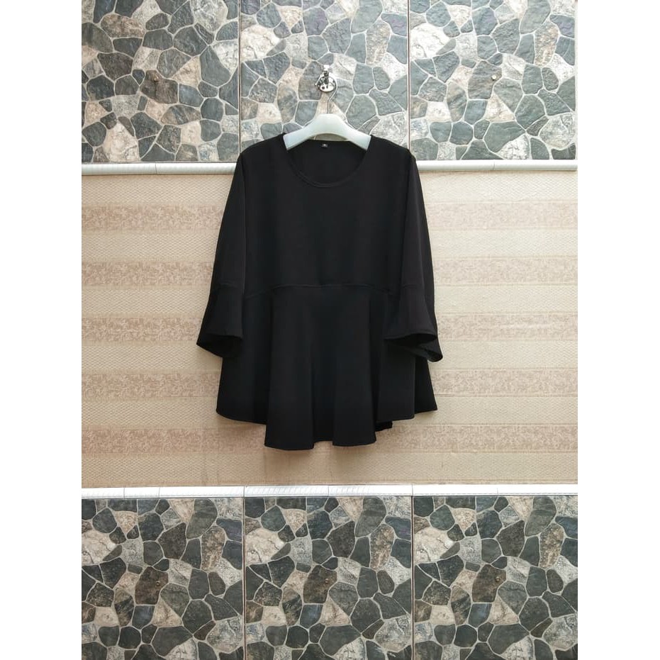 Blus Hitam