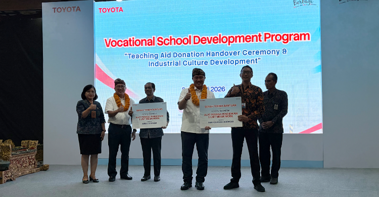 TMMIN Donasi Mesin Kendaraan untuk Pendidikan Vokasi Bali